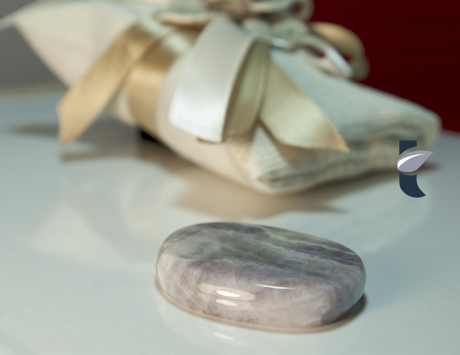 Pierre plate en améthyste